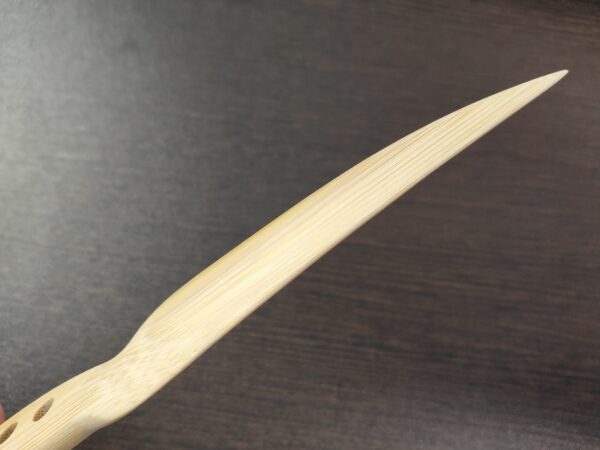 竹の手作りペーパーナイフの刃先